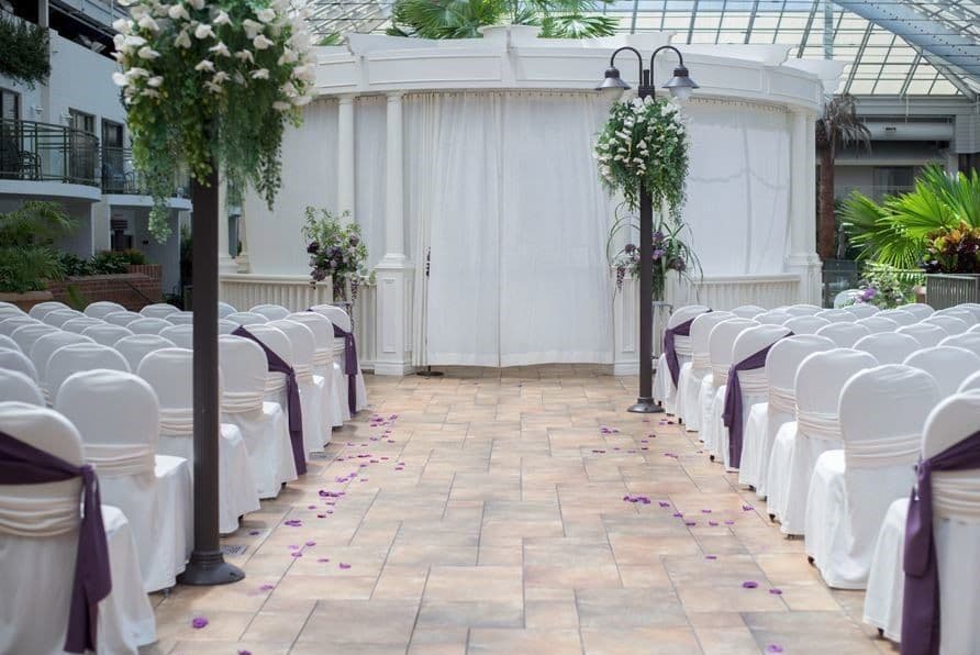Best Western Plus© Lamplighter Inn - www.theweddingring.ca - listings -