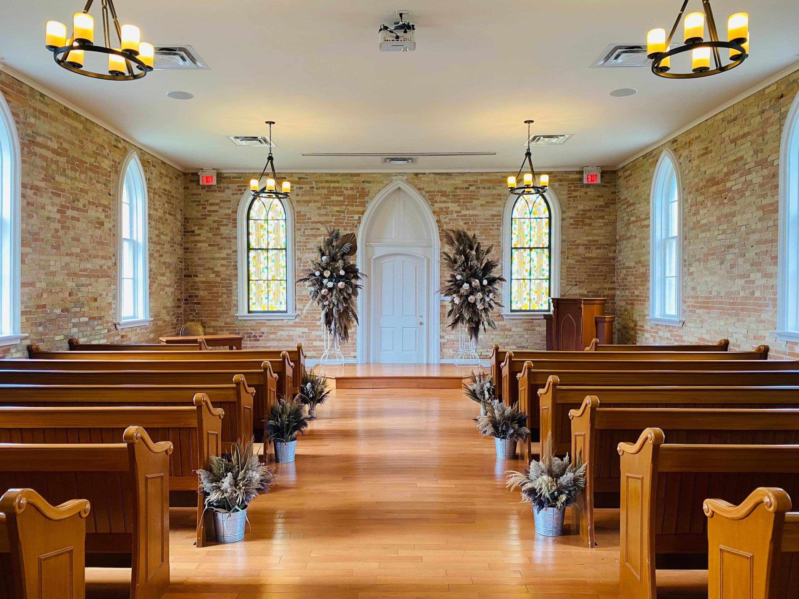 Best Western® Plus Stoneridge Inn &amp; The Rose Chapel - www.theweddingring.ca - listings -