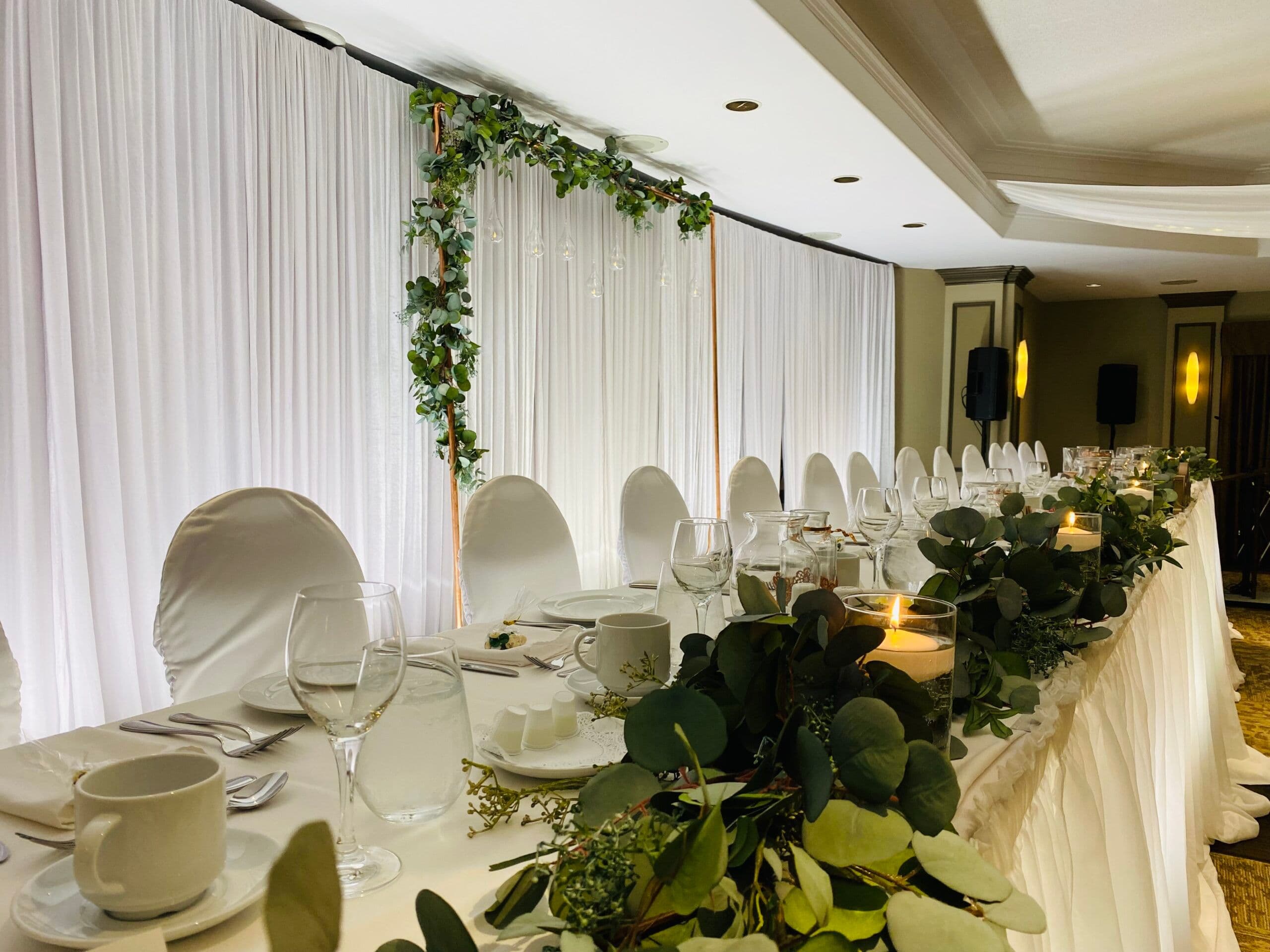Best Western® Plus Stoneridge Inn &amp; The Rose Chapel - www.theweddingring.ca - listings -