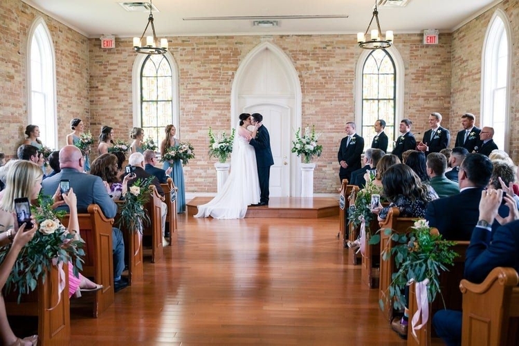 Best Western® Plus Stoneridge Inn & The Rose Chapel - www.theweddingring.ca - listings -