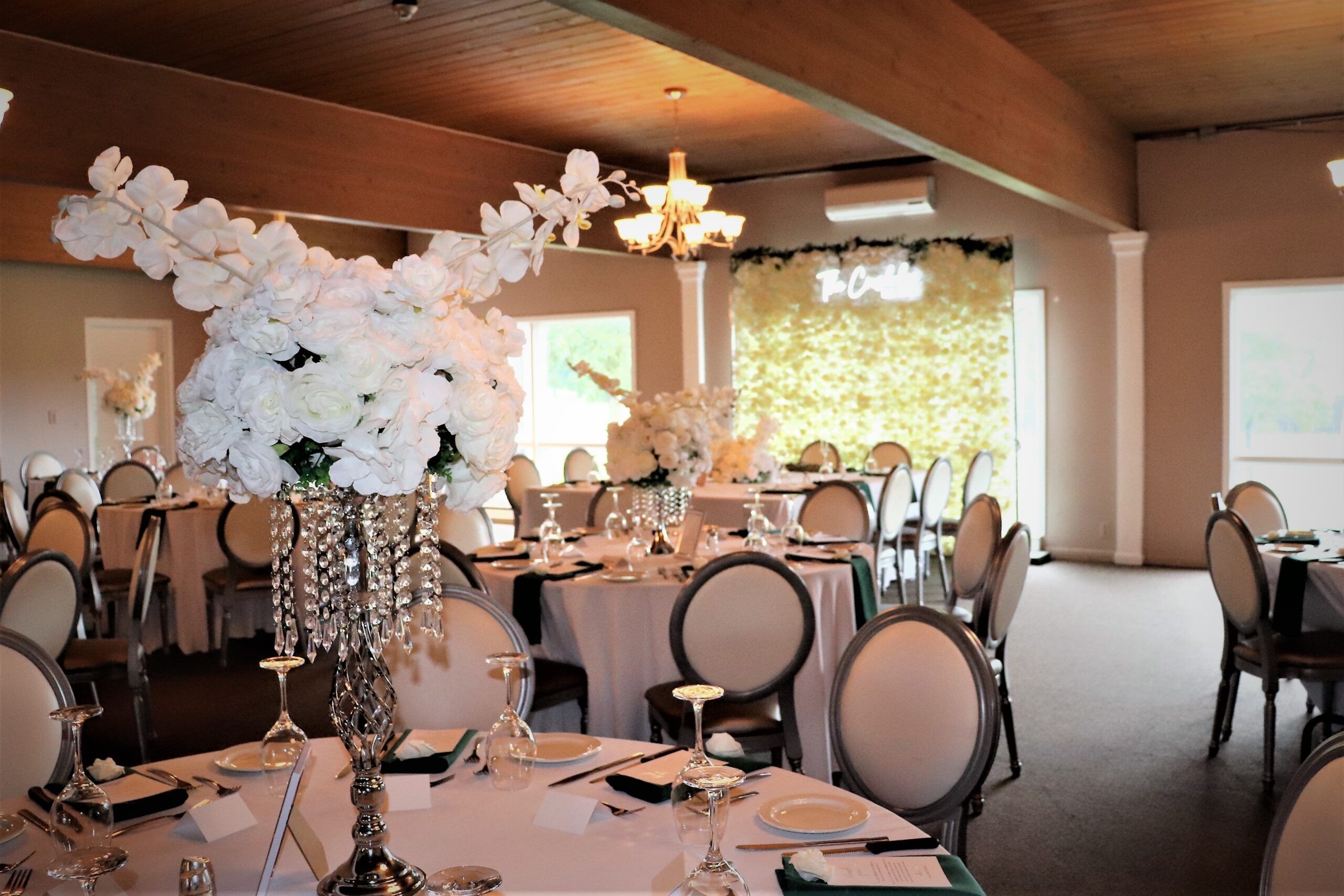 Glam and romantic wedding at Dundee Country Club | New Dundee, ON.