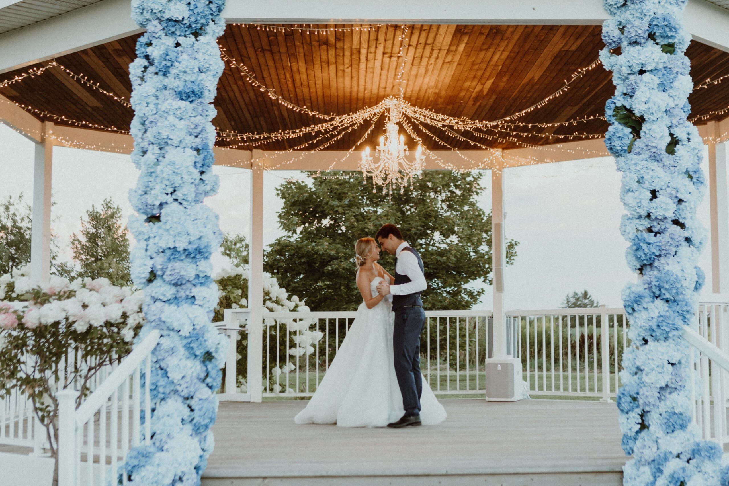 An Elegant Wedding with a Historic Twist